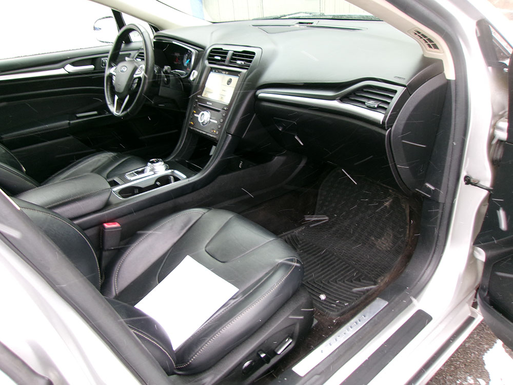 
								FORD FUSION TITANIUM full									