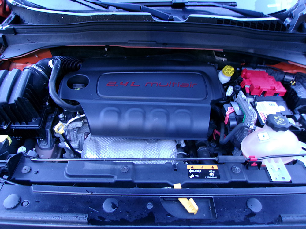 
								JEEP RENEGADE SPORT full									