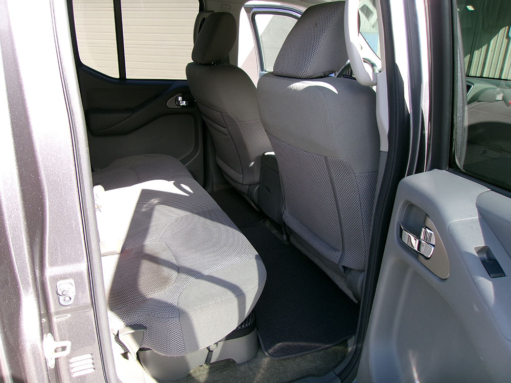 
								NISSAN FRONTIER SV CREW CAB full									