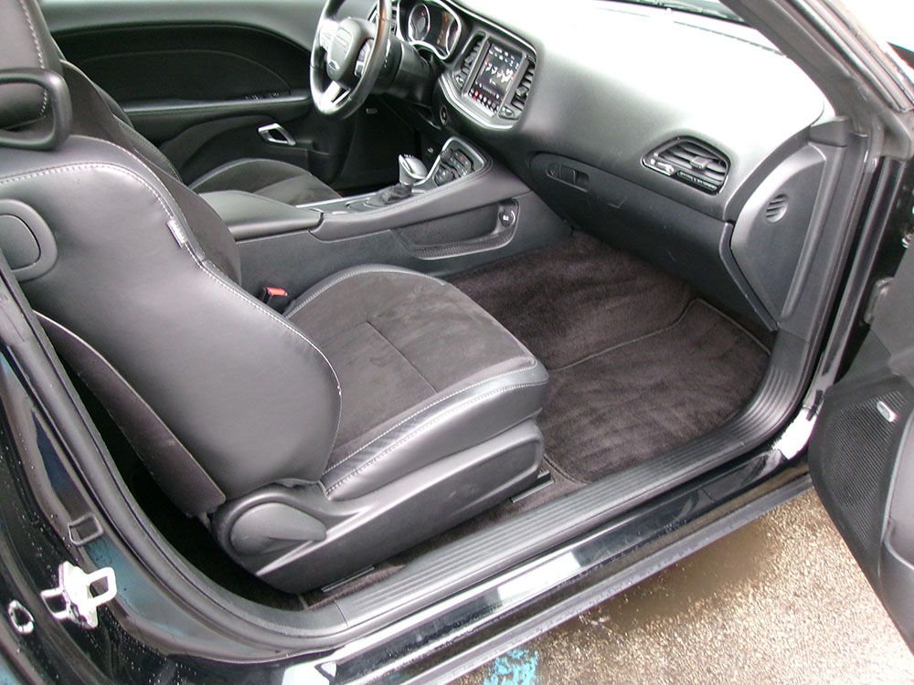 
								DODGE CHALLENGER GT full									