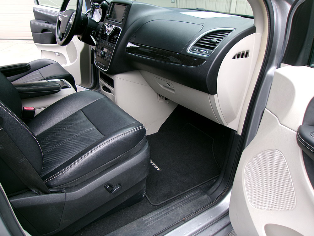 
								CHRYSLER TOWN AND COUNTRY TOURING L full									