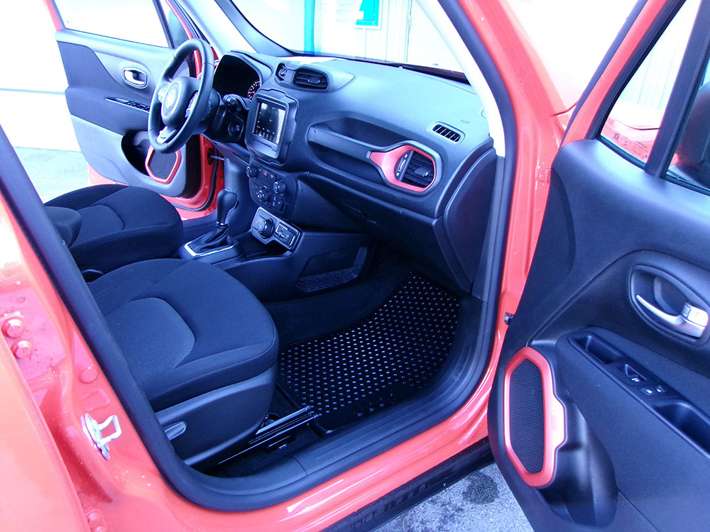 
								JEEP RENEGADE SPORT full									