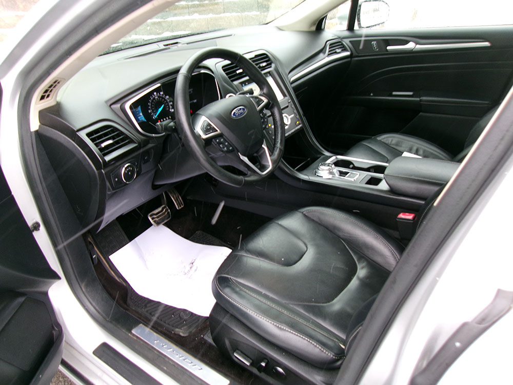 
								FORD FUSION TITANIUM full									