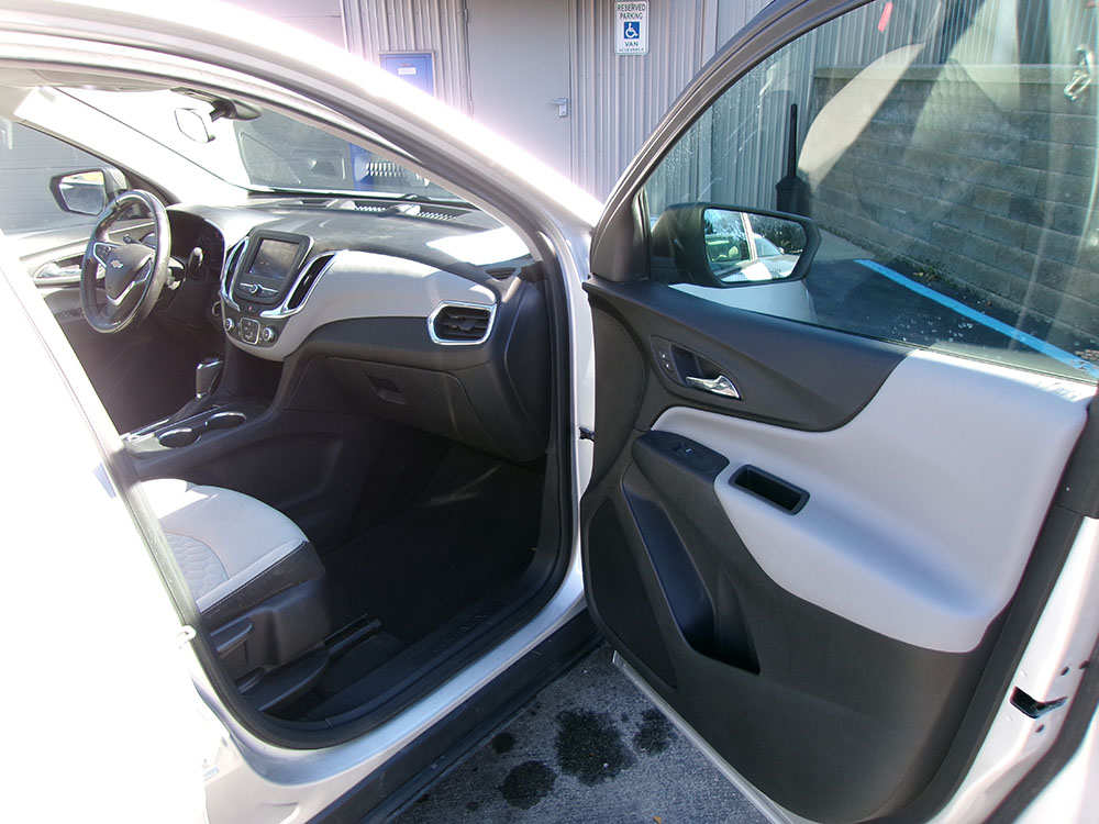 
								CHEVROLET EQUINOX LS full									