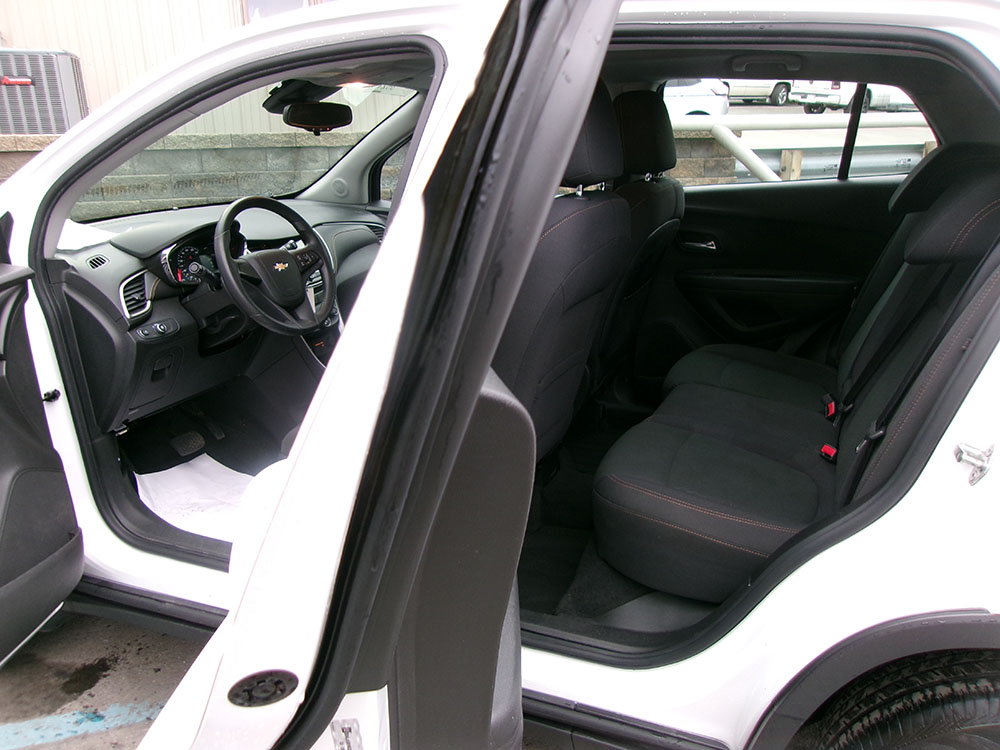 
								CHEVROLET TRAX LS full									