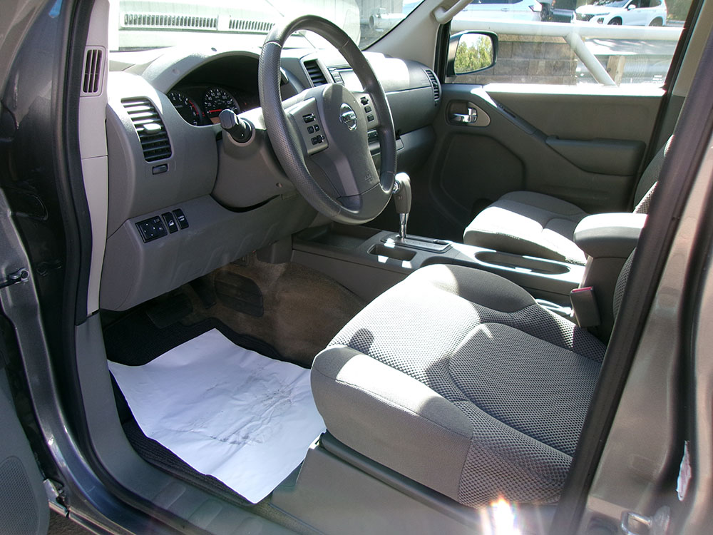 
								NISSAN FRONTIER SV CREW CAB full									