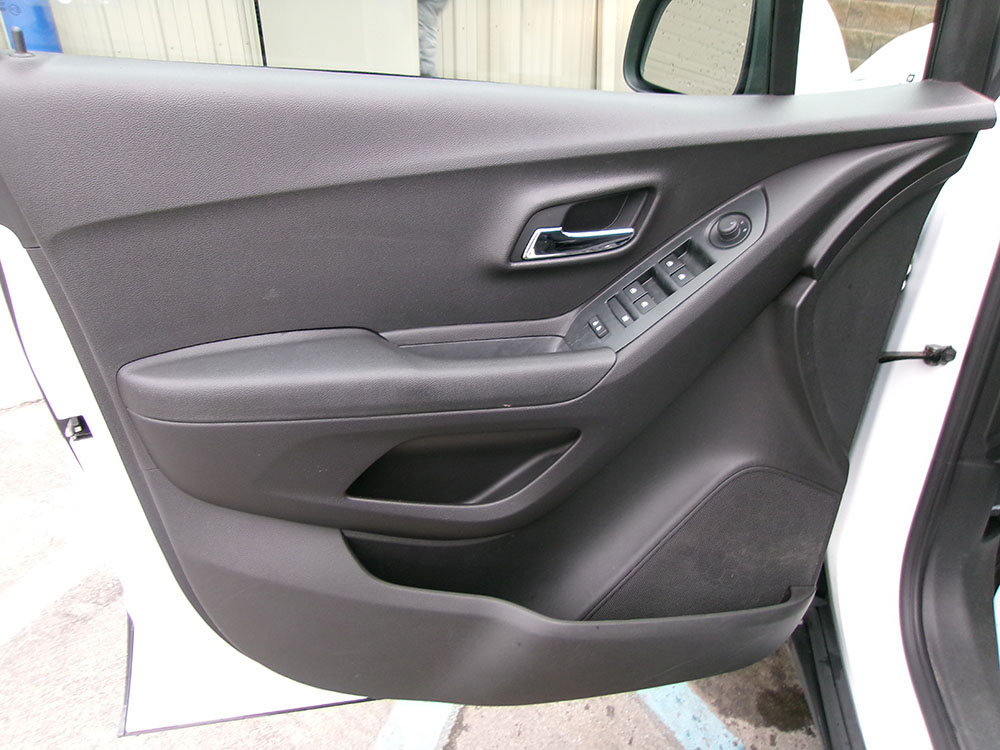 
								CHEVROLET TRAX LS full									