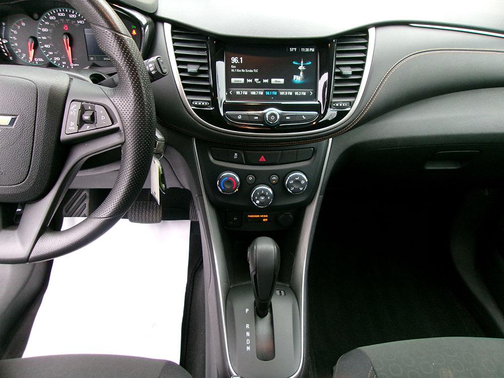 
								CHEVROLET TRAX LS full									