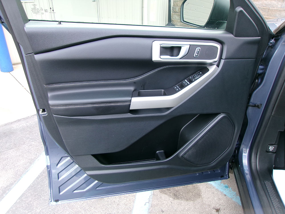 
								FORD EXPLORER XLT full									