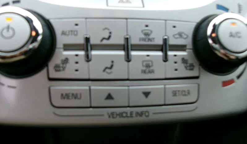 
								CHEVROLET EQUINOX LT full									