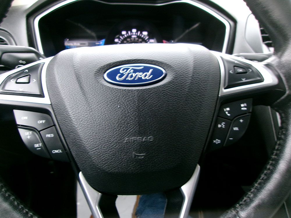 
								FORD FUSION TITANIUM full									