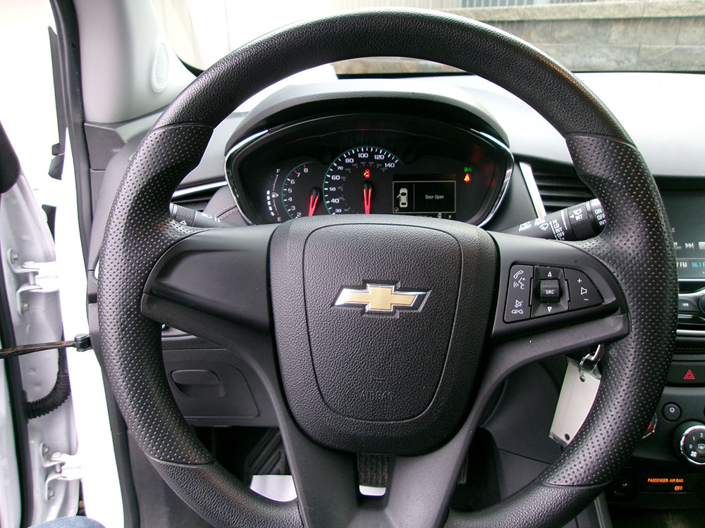
								CHEVROLET TRAX LS full									
