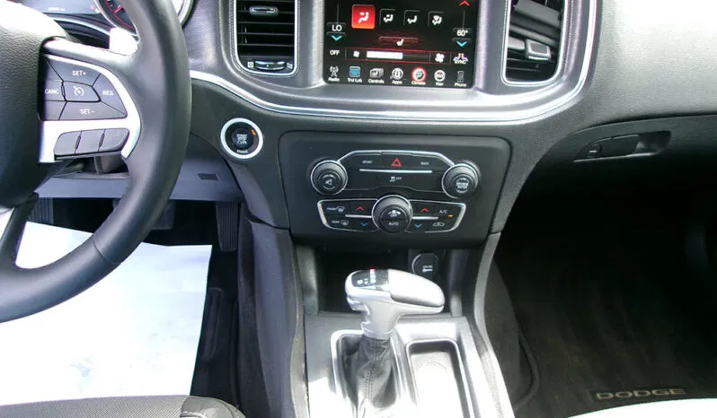 
								DODGE CHARGER SXT full									