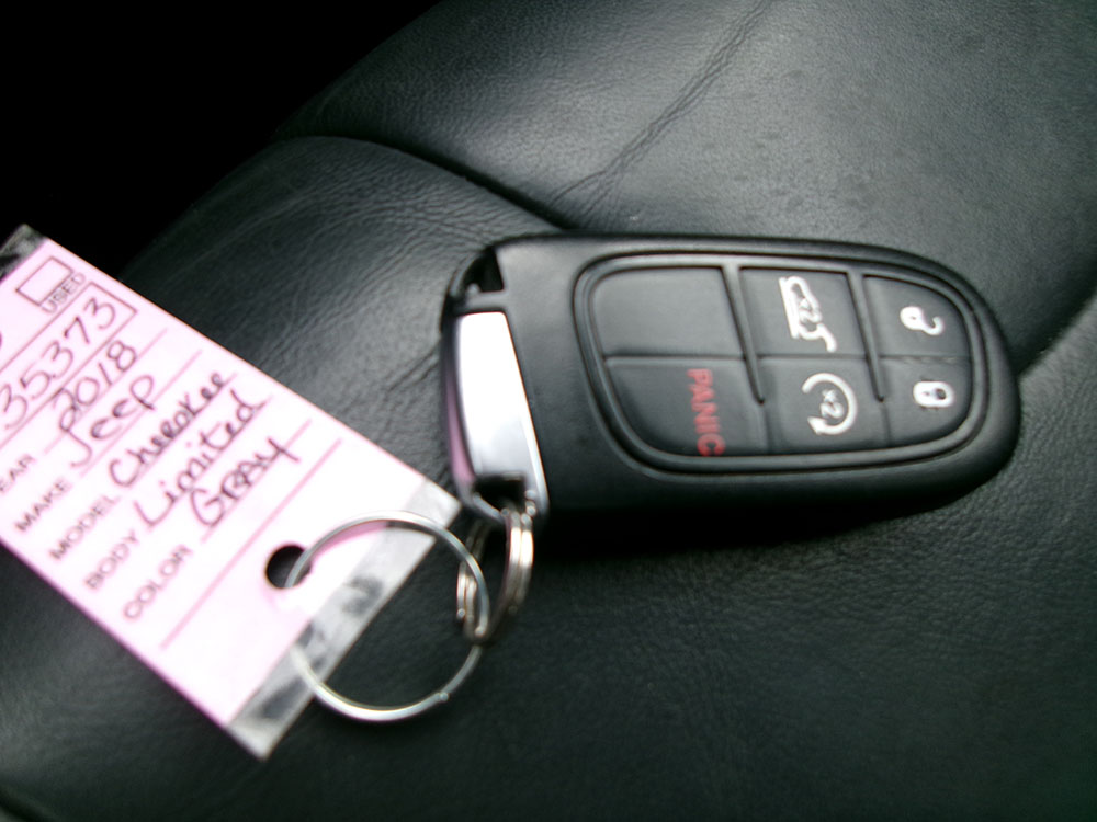 
								JEEP CHEROKEE LIMITED full									