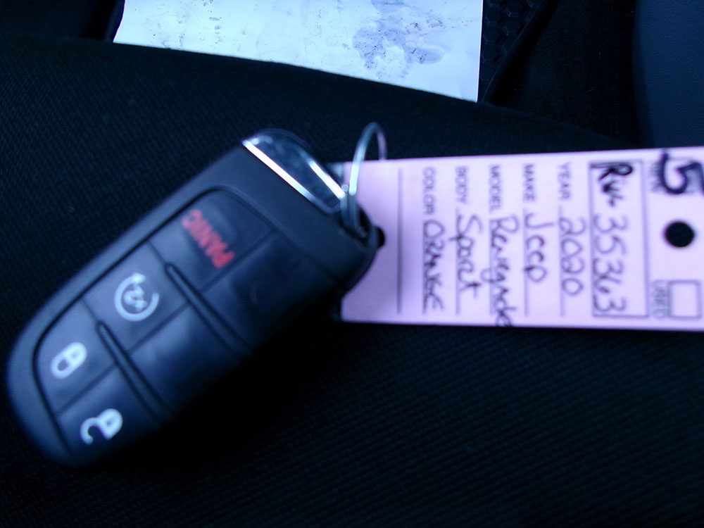 
								JEEP RENEGADE SPORT full									