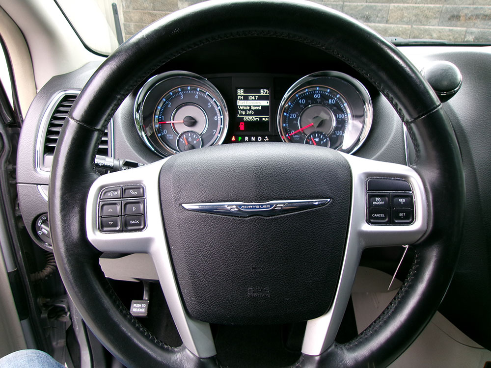 
								CHRYSLER TOWN AND COUNTRY TOURING L full									