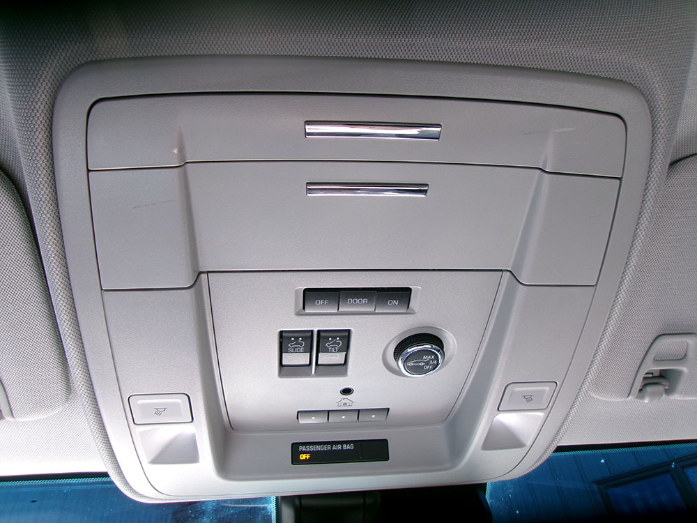 
								CHEVROLET TAHOE LT full									