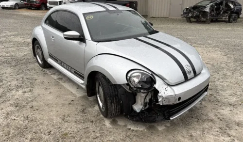 2012 Volkswagen Beetle 2.5's photo