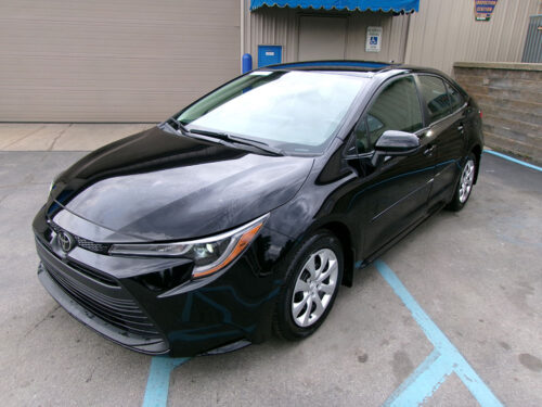 2024 Toyota Corolla LE's photo