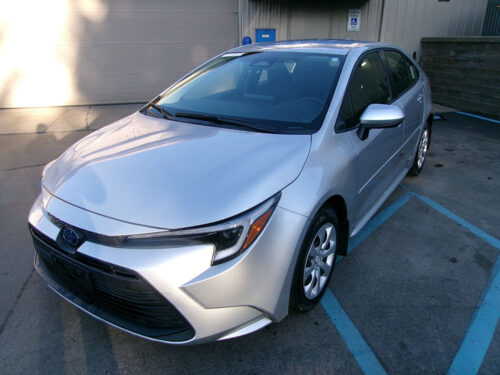2023 Toyota Corolla LE's photo