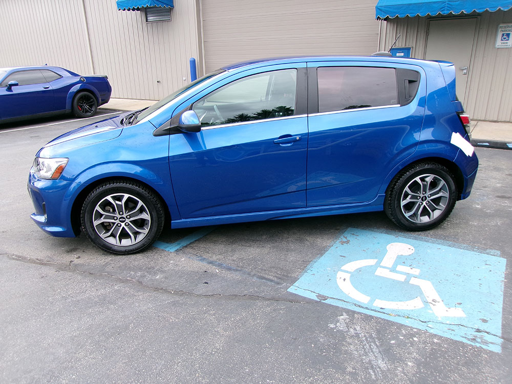 
								CHEVROLET SONIC LT full									