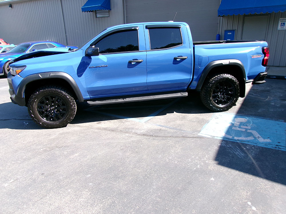 
								CHEVROLET COLORADO TRAIL BOSS CREW CAB full									