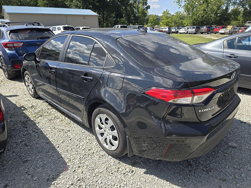 
								TOYOTA COROLLA LE full									