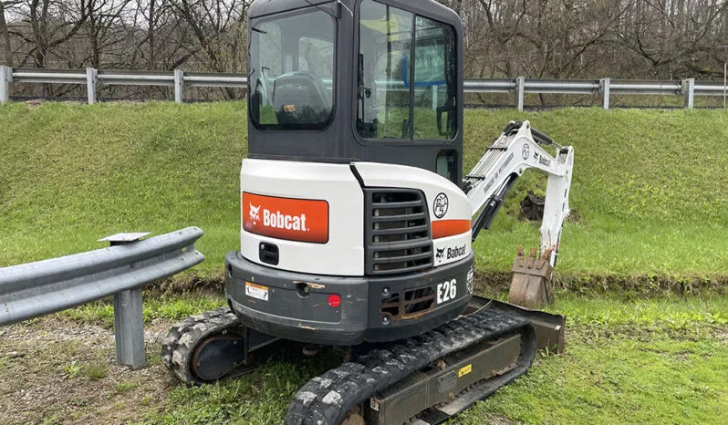 
								BOBCAT E26 full									
