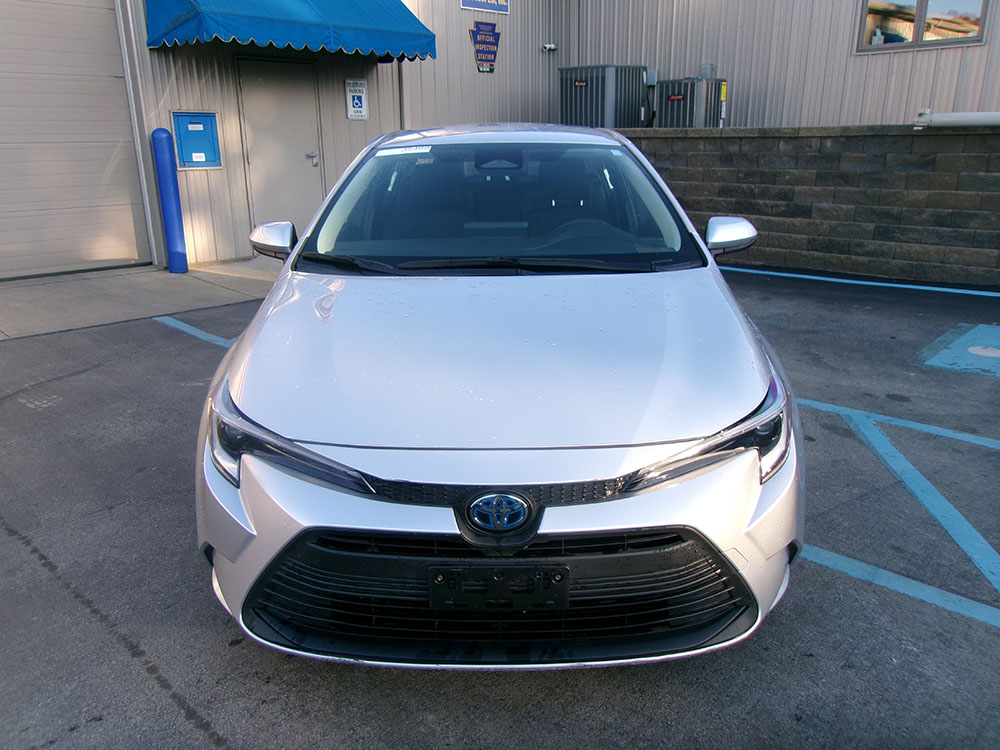 
								TOYOTA COROLLA HYBRID LE full									