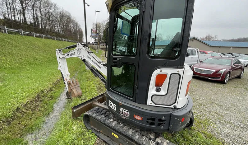 
								BOBCAT E26 full									