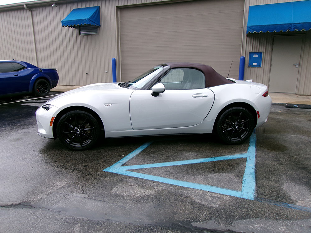 
								MAZDA MX-5 MIATA GRAND TOURING full									