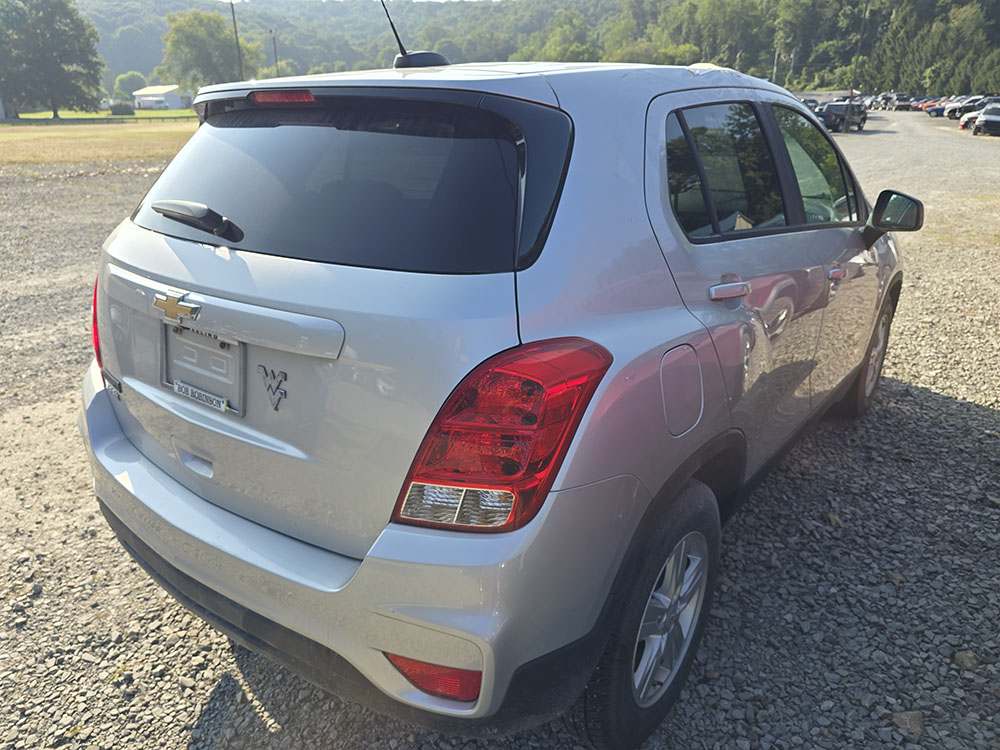 
								CHEVROLET TRAX LS full									