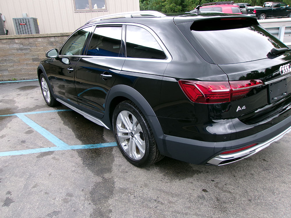 
								AUDI A4 ALLROAD PREMIUM PLUS full									