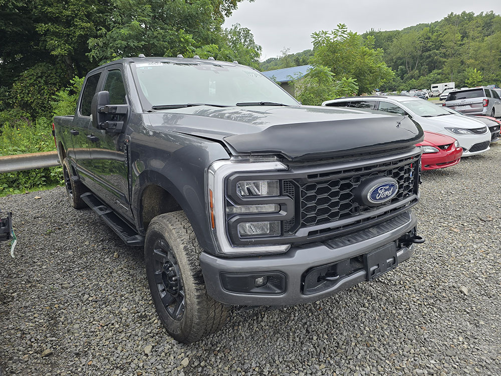 
								FORD F-250 SD STX FX4 CREW CAB full									