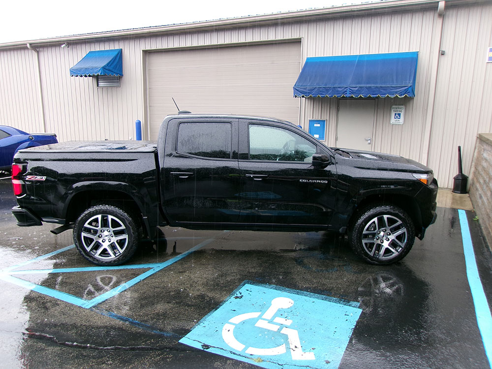 
								CHEVROLET COLORADO Z71 CREW CAB full									