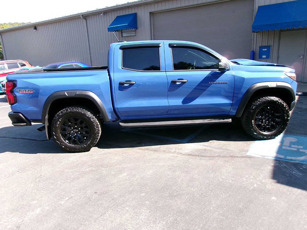 
								CHEVROLET COLORADO TRAIL BOSS CREW CAB full									