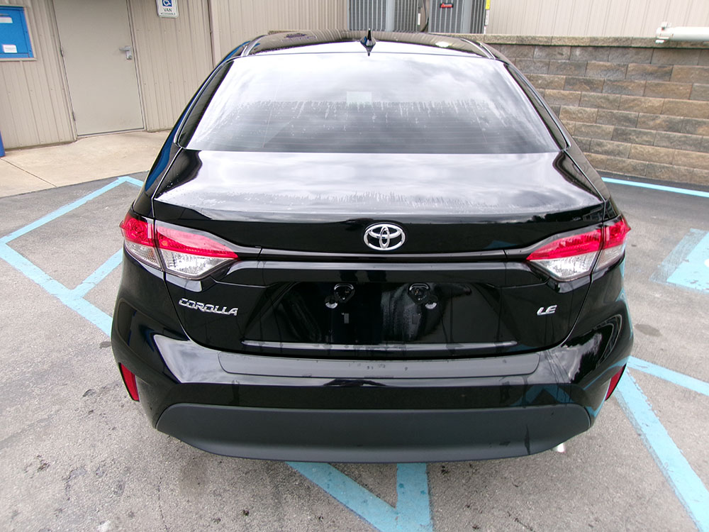 
								TOYOTA COROLLA LE full									