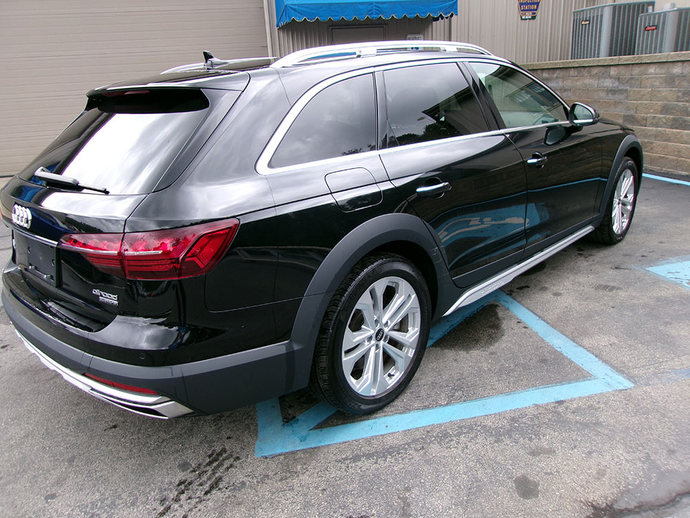 
								AUDI A4 ALLROAD PREMIUM PLUS full									