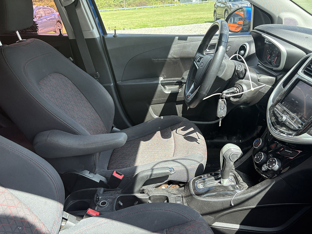 
								CHEVROLET SONIC LT full									