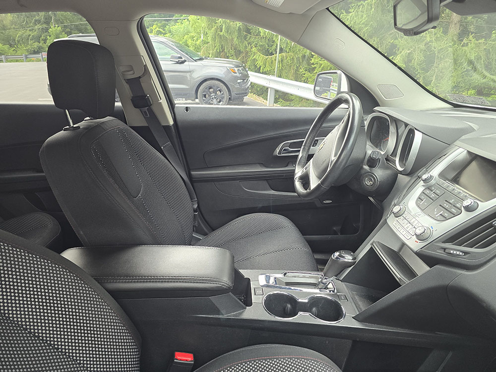 
								CHEVROLET EQUINOX LT full									