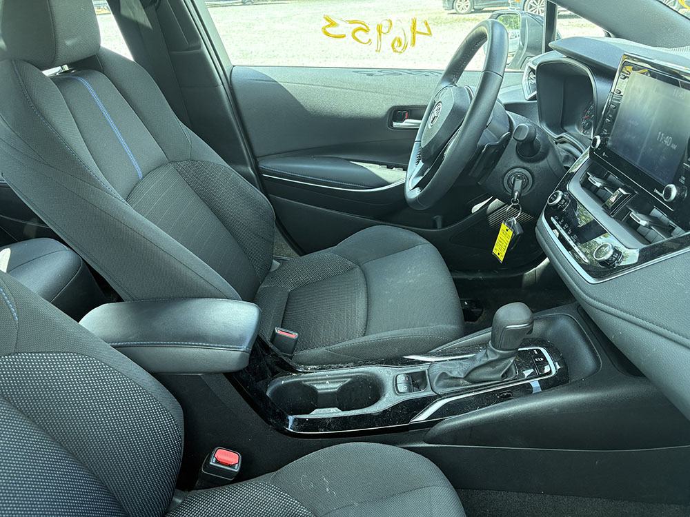 
								TOYOTA COROLLA SE full									