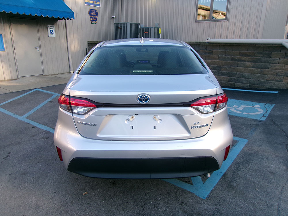 
								TOYOTA COROLLA HYBRID LE full									