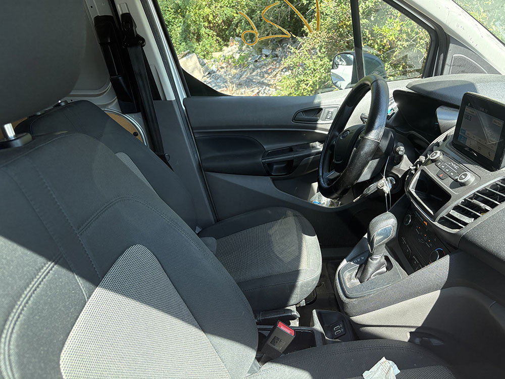 
								FORD TRANSIT CONNECT XL full									