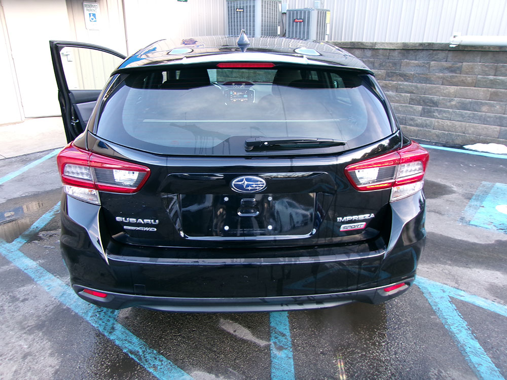 
								SUBARU IMPREZA SPORT full									