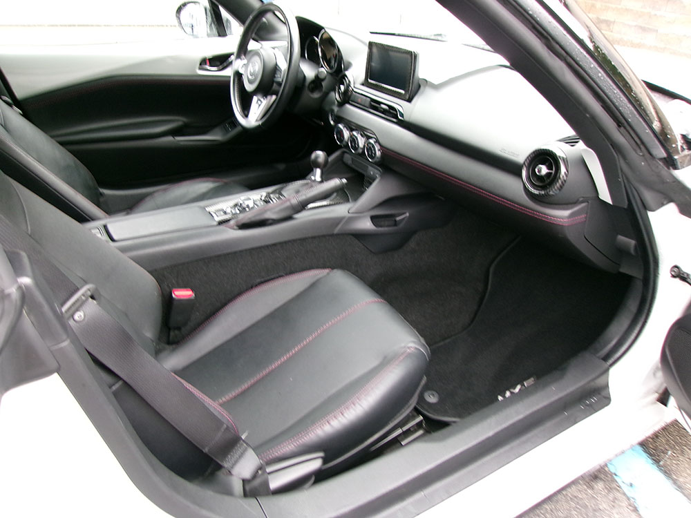 
								MAZDA MX-5 MIATA GRAND TOURING full									