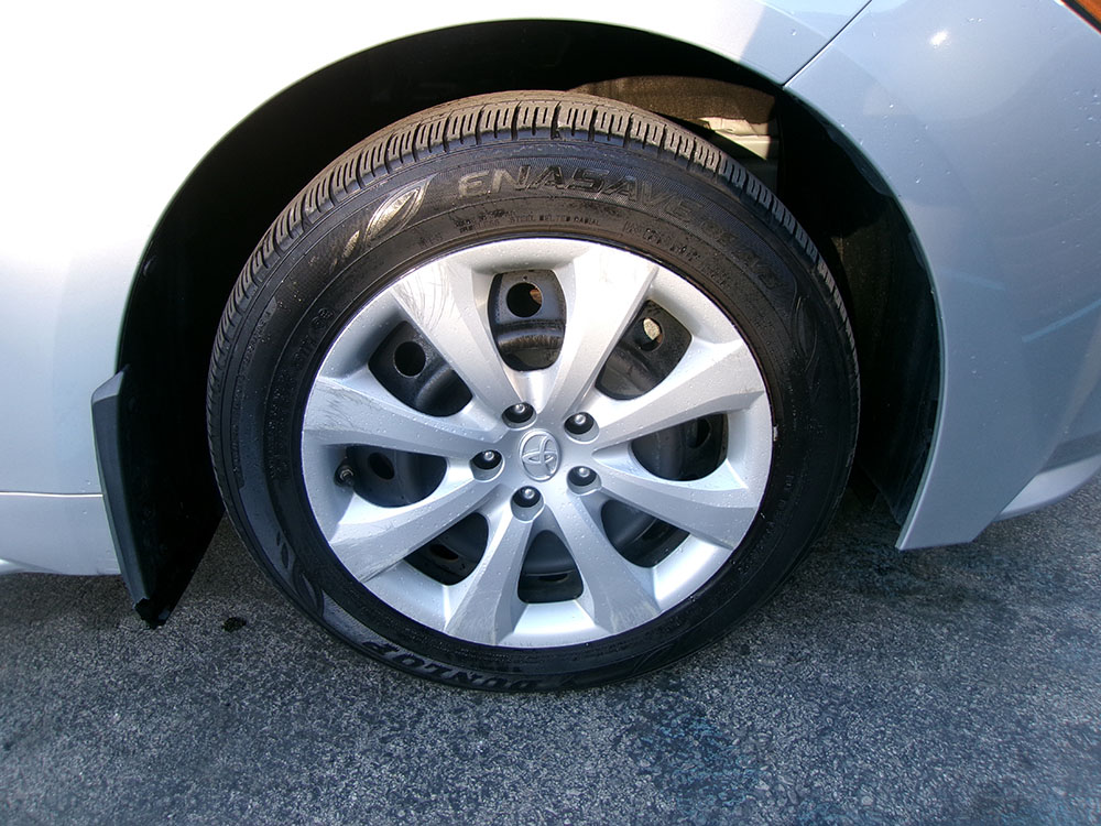 
								TOYOTA COROLLA HYBRID LE full									