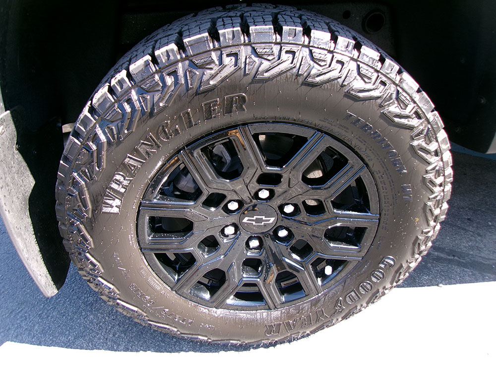 
								CHEVROLET COLORADO TRAIL BOSS CREW CAB full									