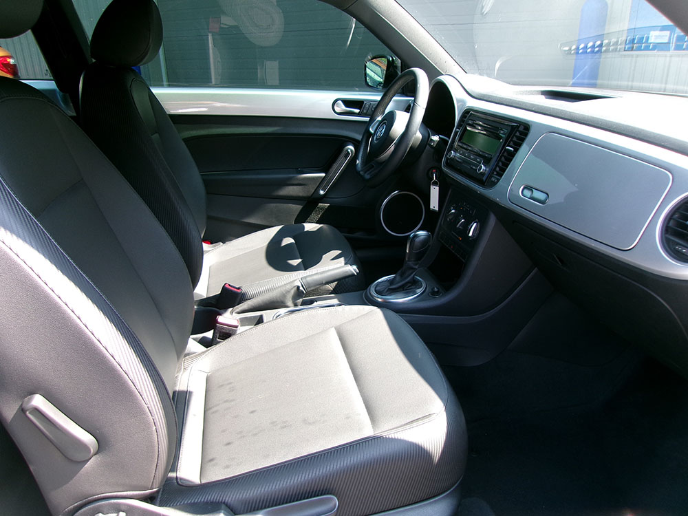 
								VOLKSWAGEN BEETLE full									