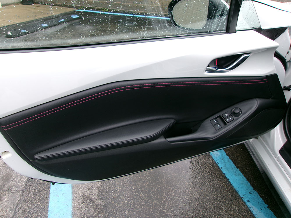
								MAZDA MX-5 MIATA GRAND TOURING full									