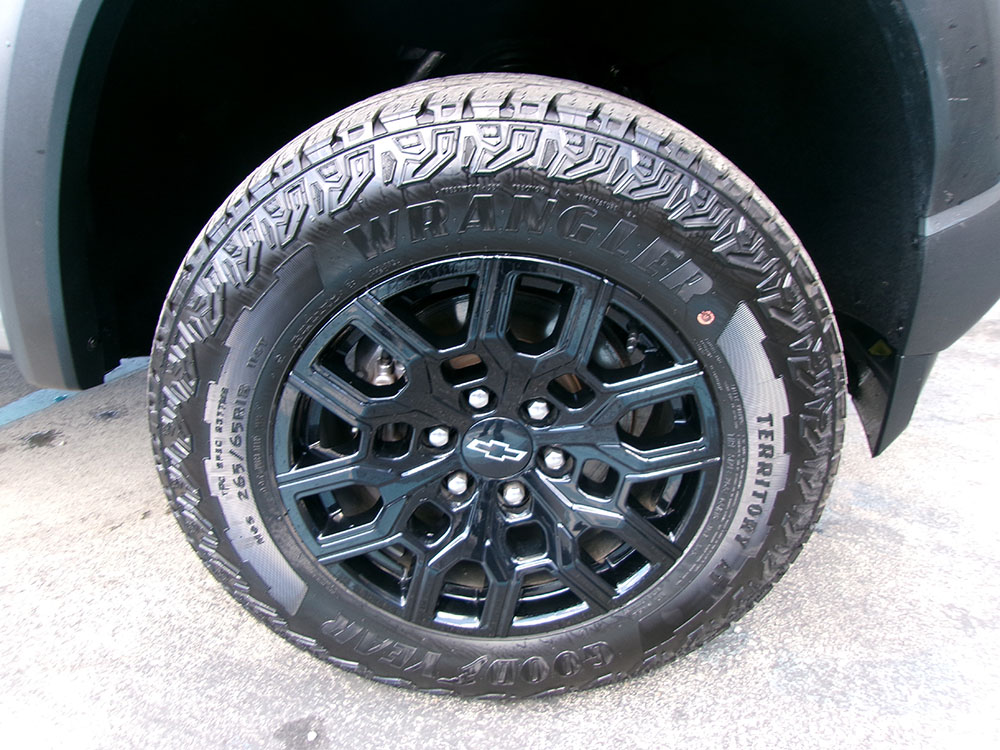 
								CHEVROLET COLORADO TRAIL BOSS CREW CAB full									